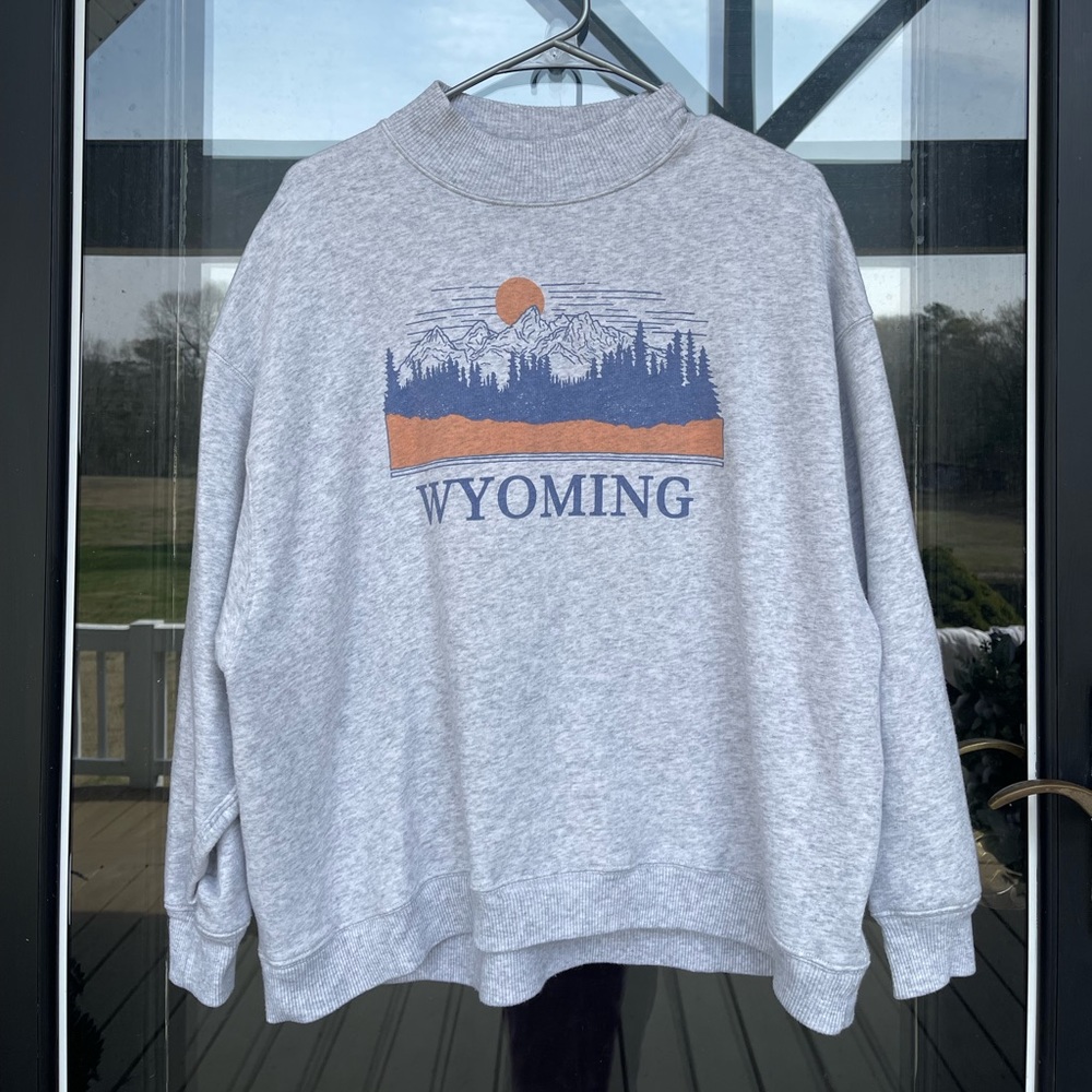 American Eagle sweatshirt